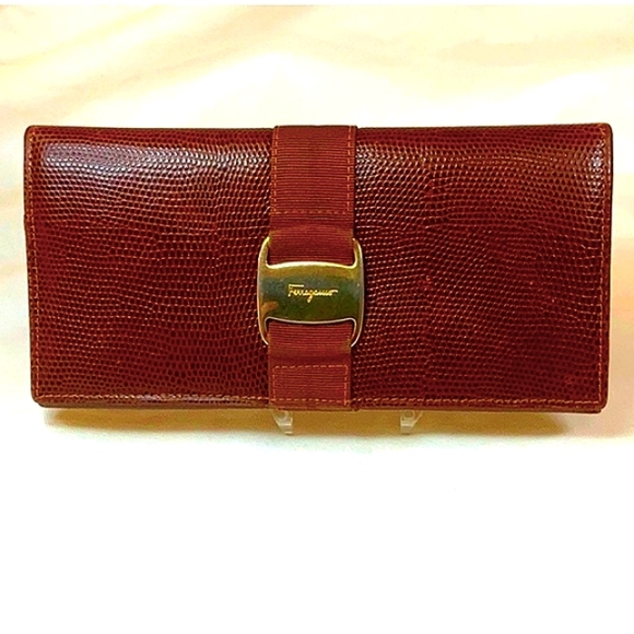 SALVATORE FERRAGAMO  AUTHENTIC LIZARD BIFOLD LEATHER WALL W/CROSSBODY CHAIN - Picture 3 of 15